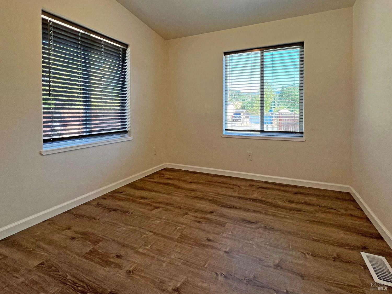 Detail Gallery Image 16 of 28 For 565 Milani Dr, Ukiah,  CA 95482 - 3 Beds | 2 Baths