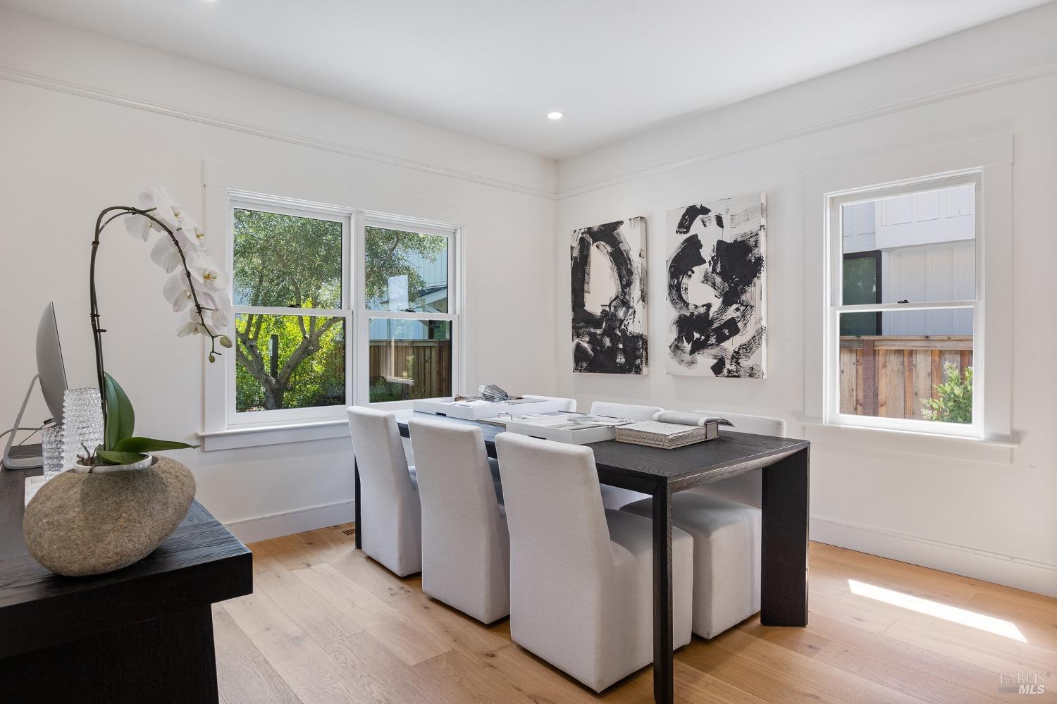 369 W Napa Street photo 3