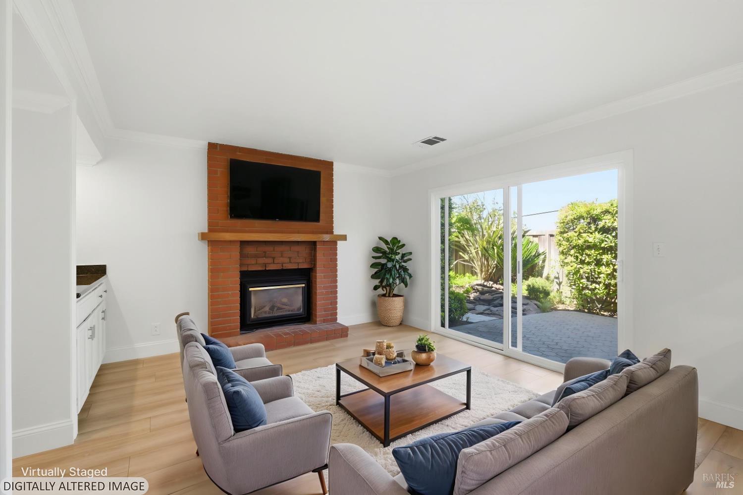 Detail Gallery Image 9 of 35 For 2147 Westward Pl, Martinez,  CA 94553 - 4 Beds | 2/1 Baths