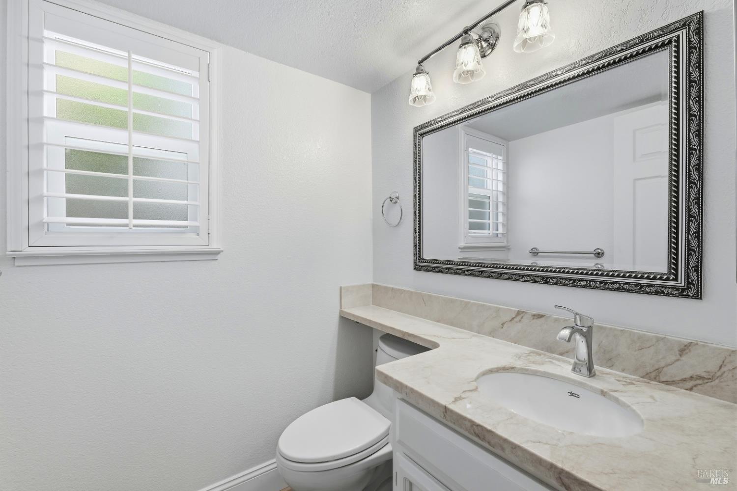 Detail Gallery Image 22 of 35 For 2147 Westward Pl, Martinez,  CA 94553 - 4 Beds | 2/1 Baths