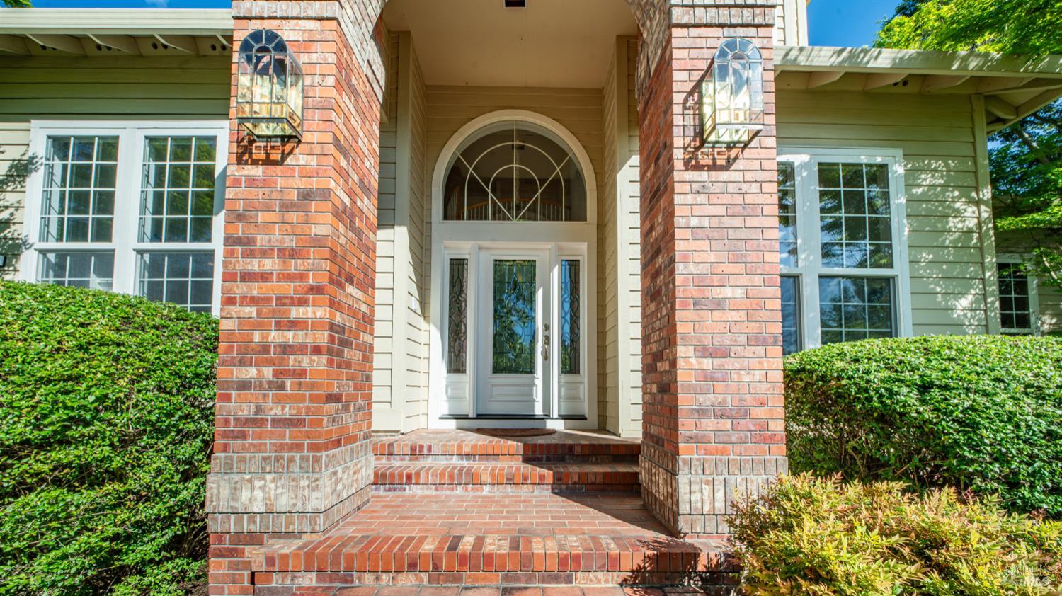 Detail Gallery Image 2 of 56 For 4742 Livingstone Pl, Santa Rosa,  CA 95405 - 4 Beds | 3 Baths