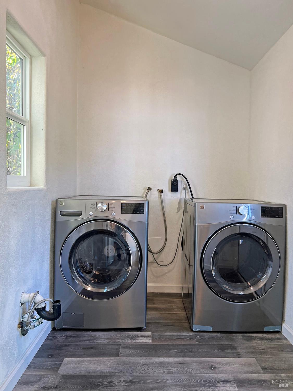 Detail Gallery Image 23 of 28 For 565 Milani Dr, Ukiah,  CA 95482 - 3 Beds | 2 Baths