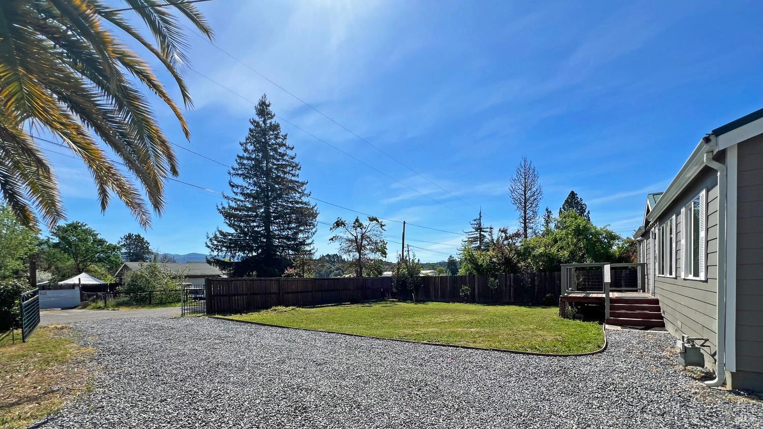 Detail Gallery Image 4 of 28 For 565 Milani Dr, Ukiah,  CA 95482 - 3 Beds | 2 Baths