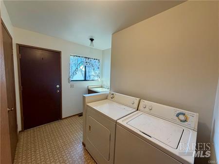 Detail Gallery Image 13 of 27 For 20764 Powder Horn Rd, Hidden Valley Lake,  CA 95467 - 2 Beds | 2 Baths