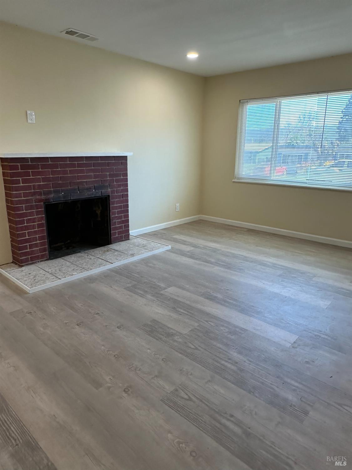 Detail Gallery Image 5 of 16 For 1804 S Dora St, Ukiah,  CA 95482 - 3 Beds | 1 Baths