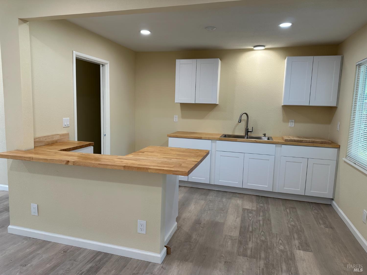 Detail Gallery Image 3 of 16 For 1804 S Dora St, Ukiah,  CA 95482 - 3 Beds | 1 Baths