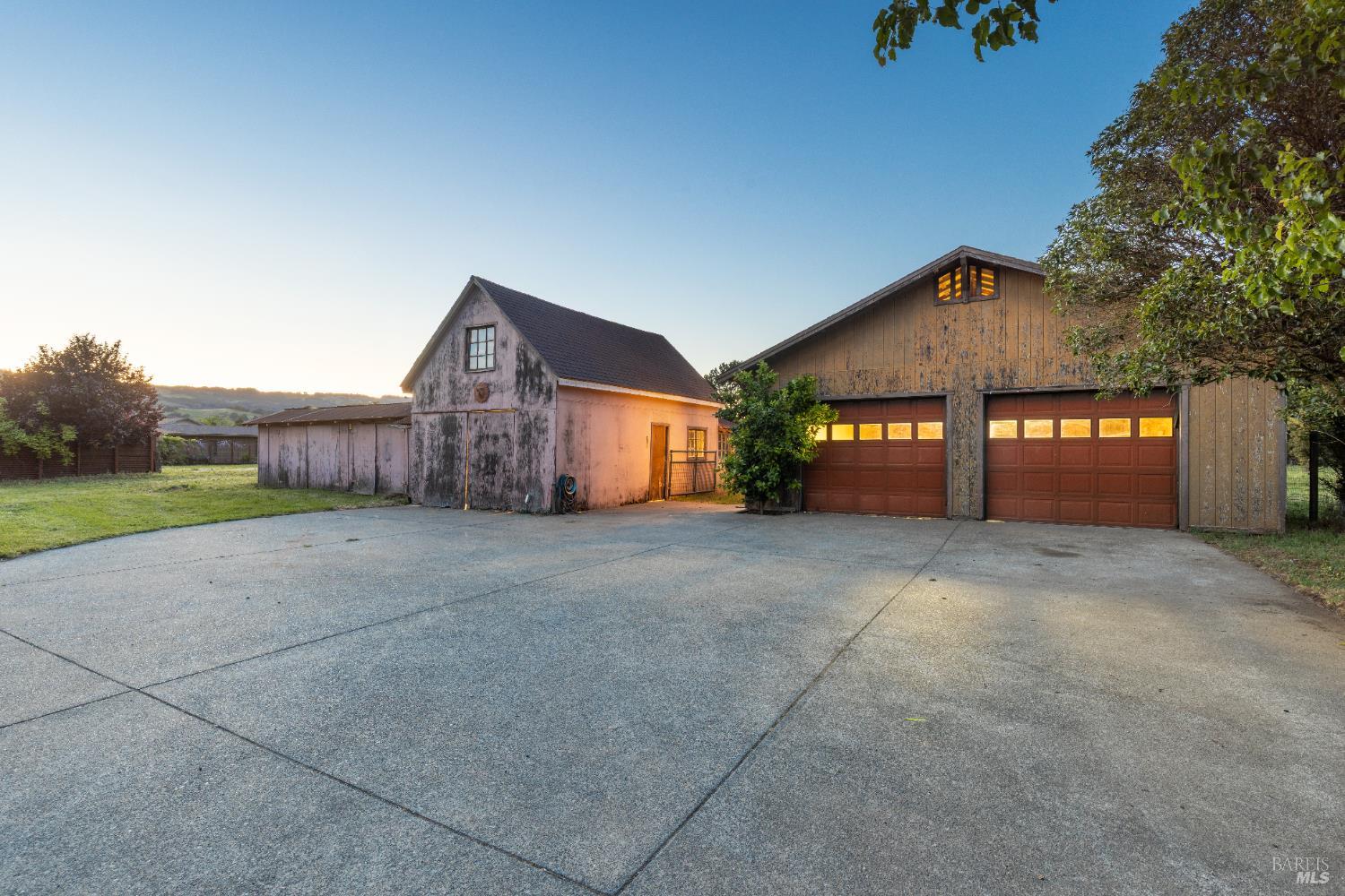 1220 Sperring Road photo 3