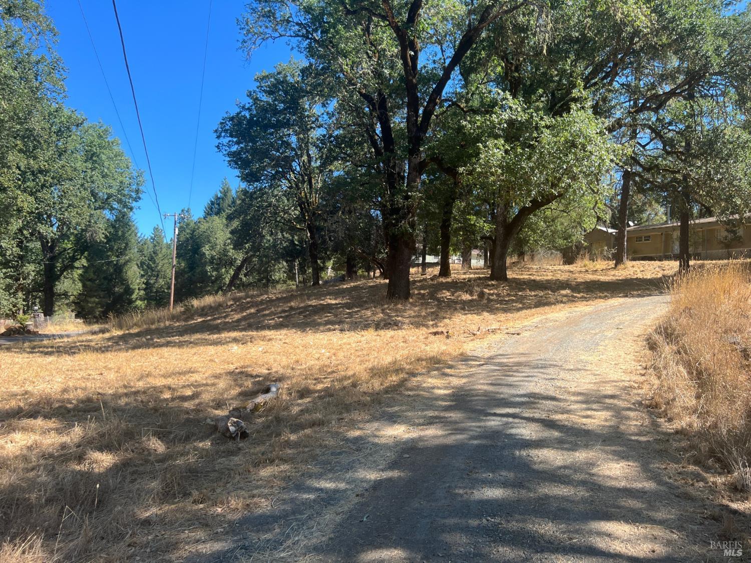 Detail Gallery Image 18 of 36 For 46145 Meadow Ln, Laytonville,  CA 95454 - 2 Beds | 1 Baths