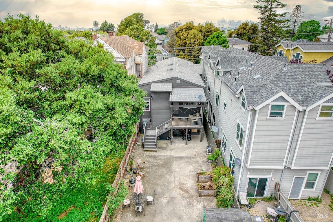 Detail Gallery Image 24 of 42 For 1128 Chester St, Oakland,  CA 94607 - – Beds | – Baths