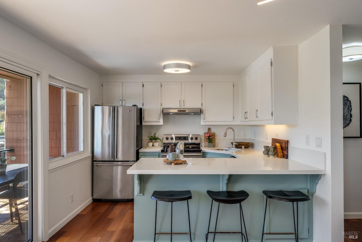 Detail Gallery Image 12 of 55 For 70 Stanford Way, Sausalito,  CA 94965 - 3 Beds | 3 Baths