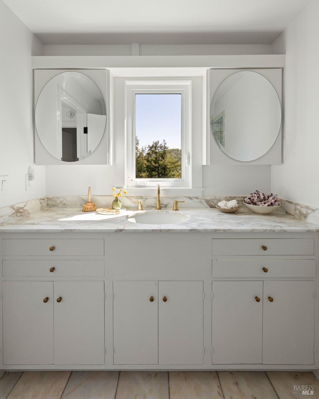 Detail Gallery Image 19 of 29 For 191 Elinor Ave, Mill Valley,  CA 94941 - 4 Beds | 3 Baths