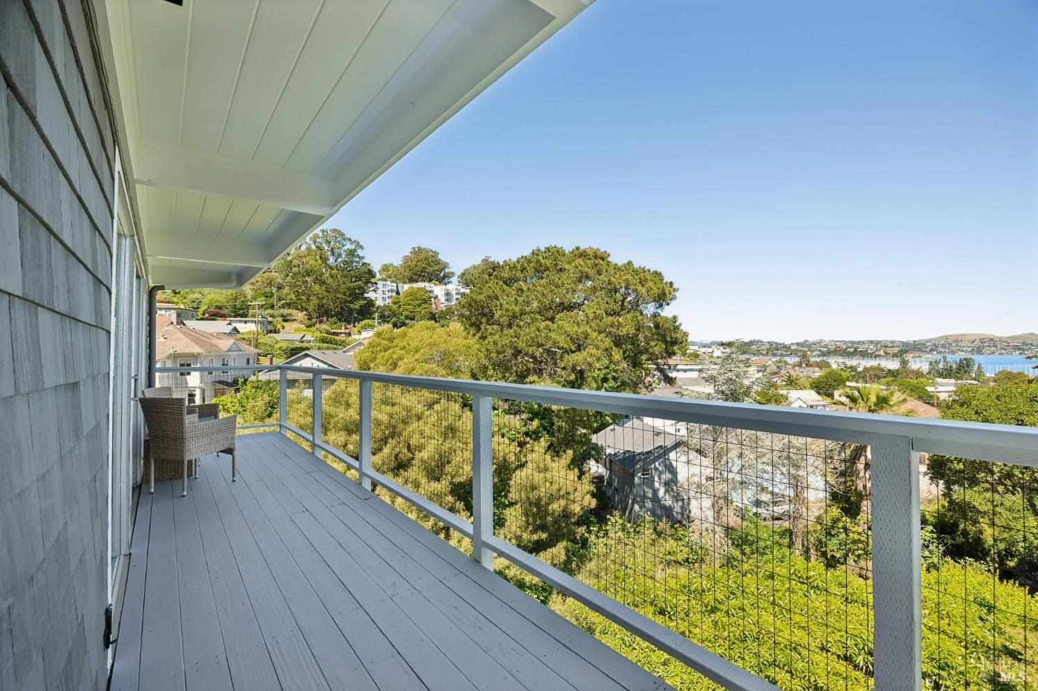 Detail Gallery Image 4 of 23 For 122 Woodward Ave, Sausalito,  CA 94965 - – Beds | – Baths