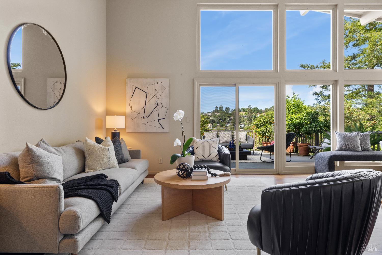 Detail Gallery Image 9 of 50 For 159 Terrace Ave, San Rafael,  CA 94901 - 3 Beds | 2 Baths