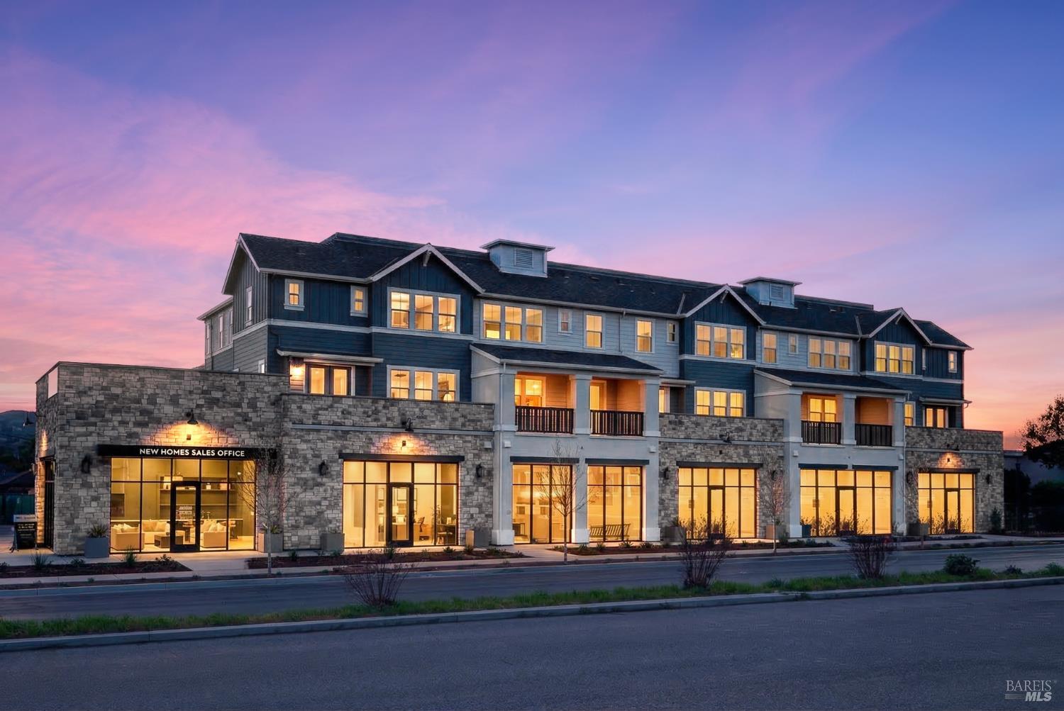 Detail Gallery Image 2 of 18 For 18484 Azul Ln, Morgan Hill,  CA 95037 - 4 Beds | 3 Baths