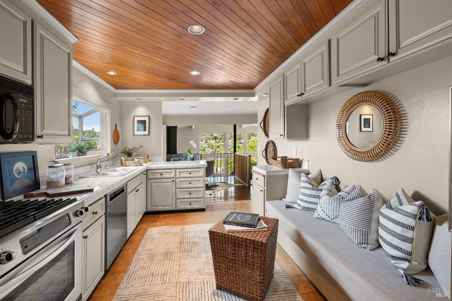 Detail Gallery Image 20 of 50 For 159 Terrace Ave, San Rafael,  CA 94901 - 3 Beds | 2 Baths