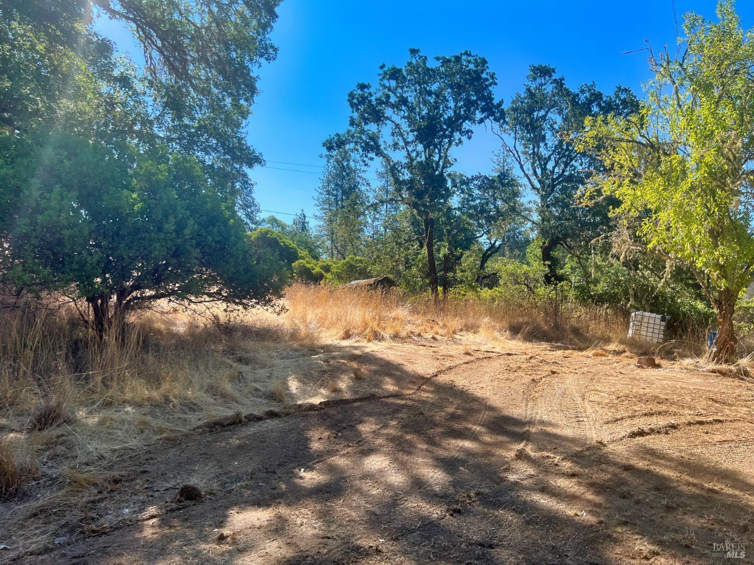 Detail Gallery Image 29 of 36 For 46145 Meadow Ln, Laytonville,  CA 95454 - 2 Beds | 1 Baths