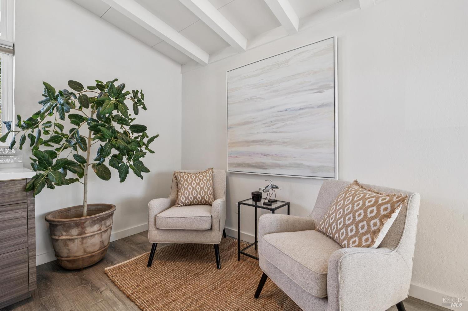 Detail Gallery Image 8 of 39 For 28 Royal Ct, San Rafael,  CA 94901 - 2 Beds | 1 Baths