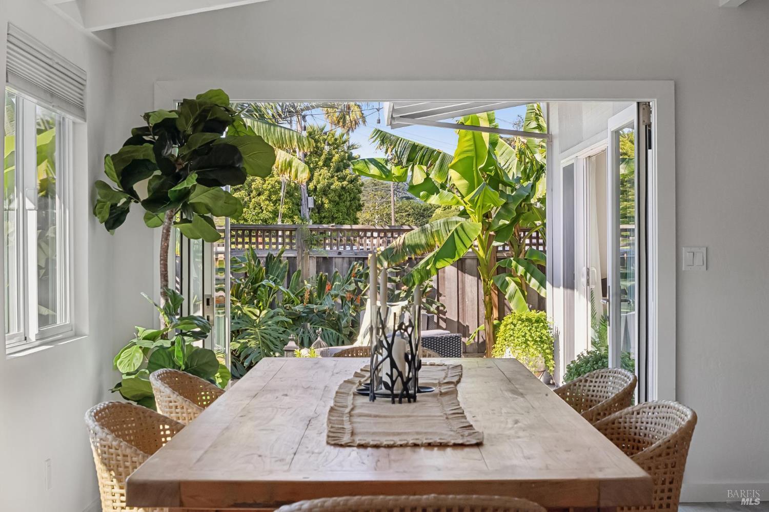 Detail Gallery Image 14 of 39 For 28 Royal Ct, San Rafael,  CA 94901 - 2 Beds | 1 Baths