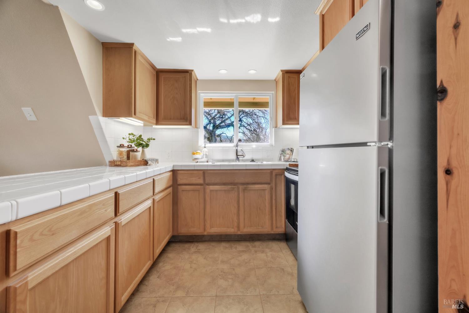 Detail Gallery Image 6 of 50 For 1996 River View Rd, Clearlake Oaks,  CA 95423 - 2 Beds | 1 Baths