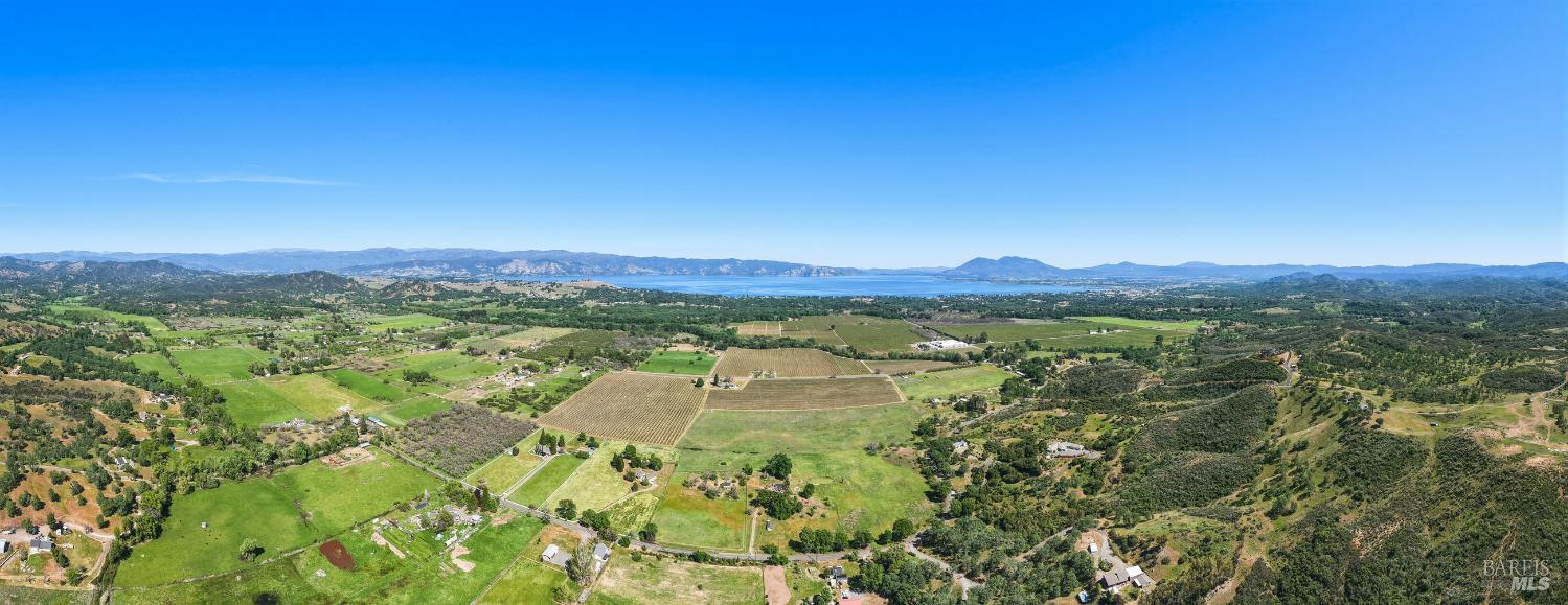 Detail Gallery Image 4 of 66 For 2527 Dessie Dr, Lakeport,  CA 95453 - 4 Beds | 2/1 Baths