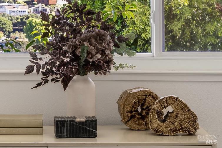 Detail Gallery Image 27 of 55 For 70 Stanford Way, Sausalito,  CA 94965 - 3 Beds | 3 Baths