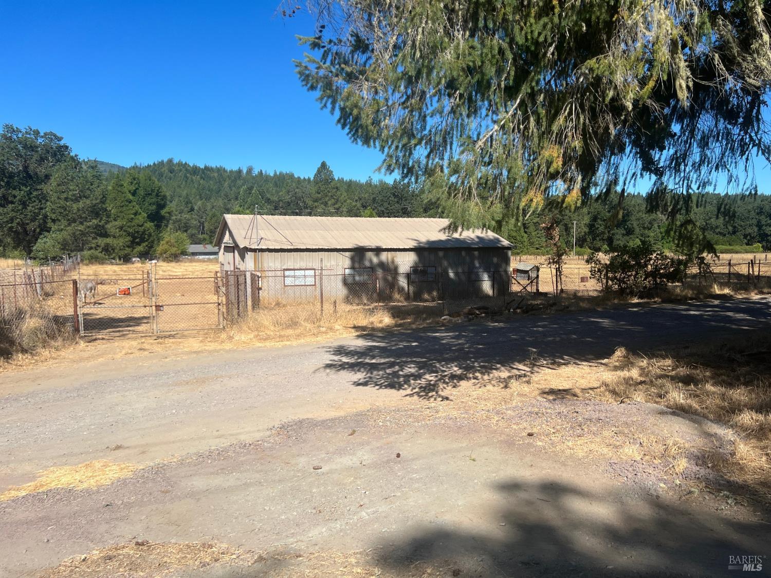 Detail Gallery Image 21 of 36 For 46145 Meadow Ln, Laytonville,  CA 95454 - 2 Beds | 1 Baths