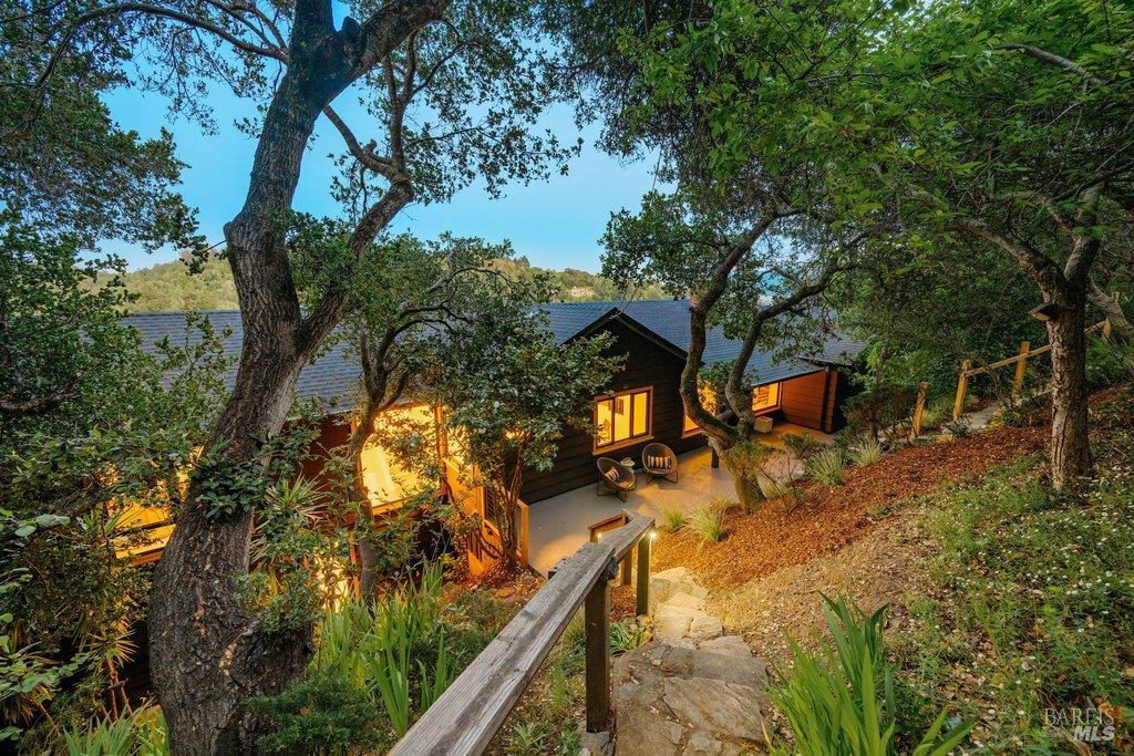 Detail Gallery Image 25 of 29 For 191 Elinor Ave, Mill Valley,  CA 94941 - 4 Beds | 3 Baths