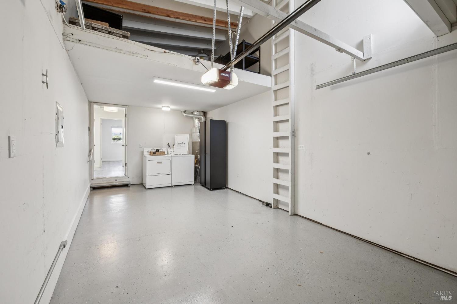 Detail Gallery Image 34 of 39 For 28 Royal Ct, San Rafael,  CA 94901 - 2 Beds | 1 Baths