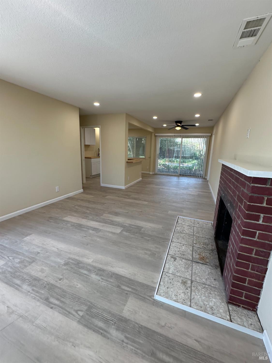 Detail Gallery Image 12 of 16 For 1804 S Dora St, Ukiah,  CA 95482 - 3 Beds | 1 Baths