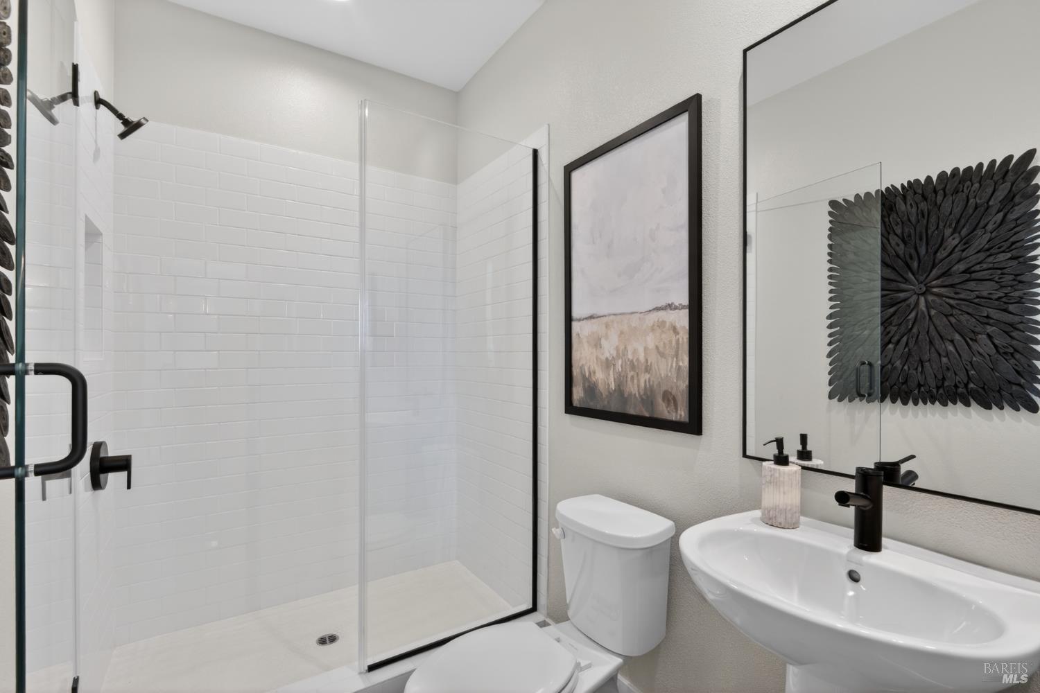 Detail Gallery Image 14 of 18 For 18484 Azul Ln, Morgan Hill,  CA 95037 - 4 Beds | 3 Baths