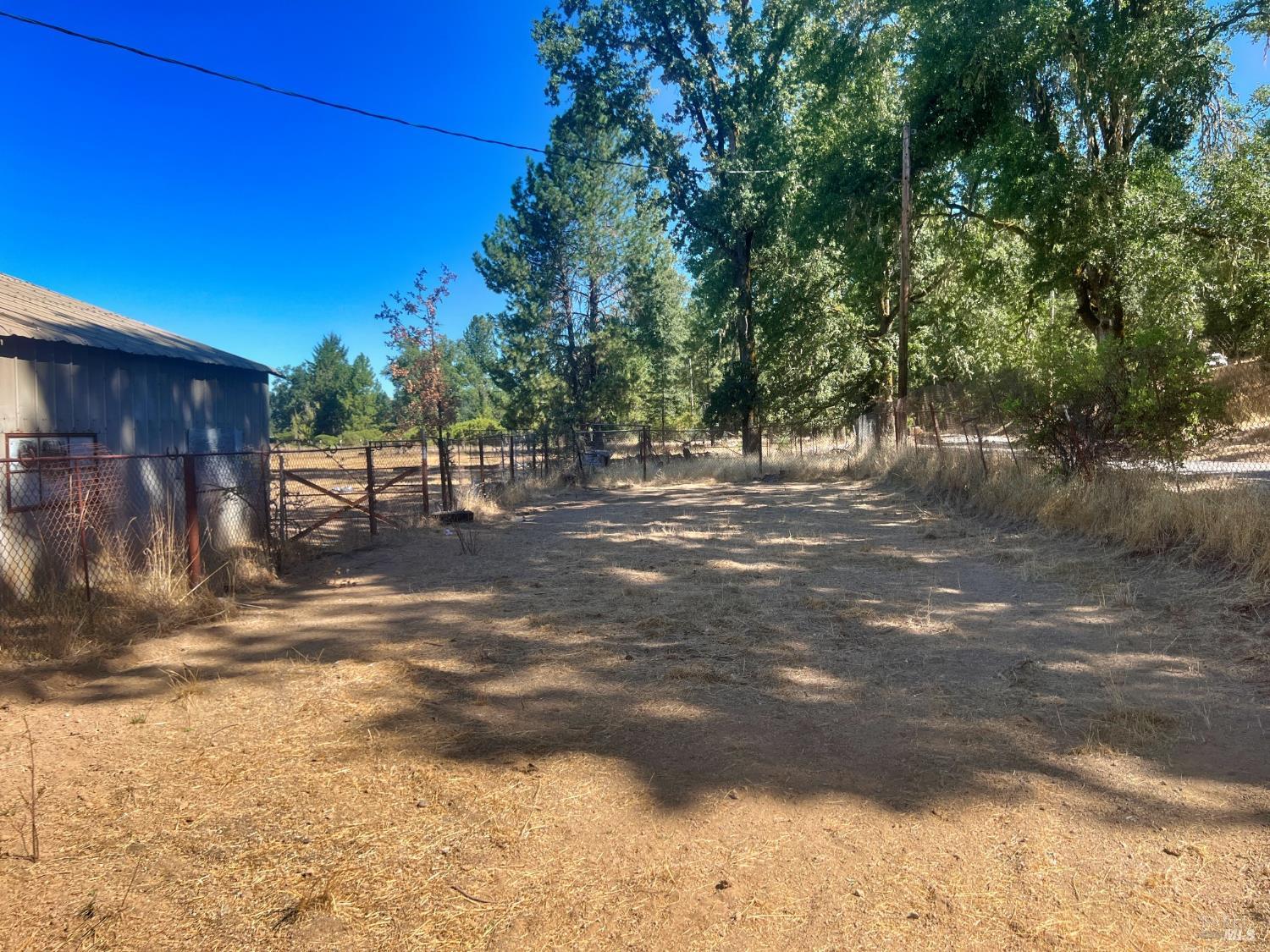 Detail Gallery Image 22 of 36 For 46145 Meadow Ln, Laytonville,  CA 95454 - 2 Beds | 1 Baths