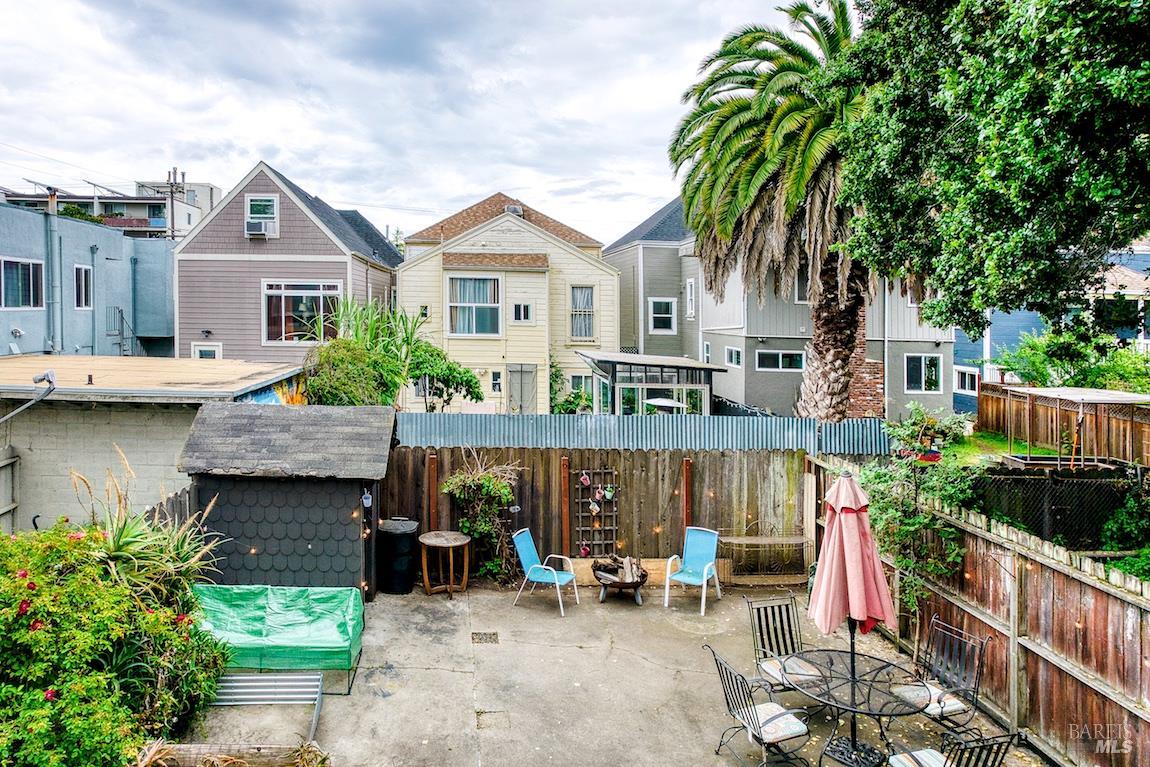 Detail Gallery Image 18 of 42 For 1128 Chester St, Oakland,  CA 94607 - – Beds | – Baths