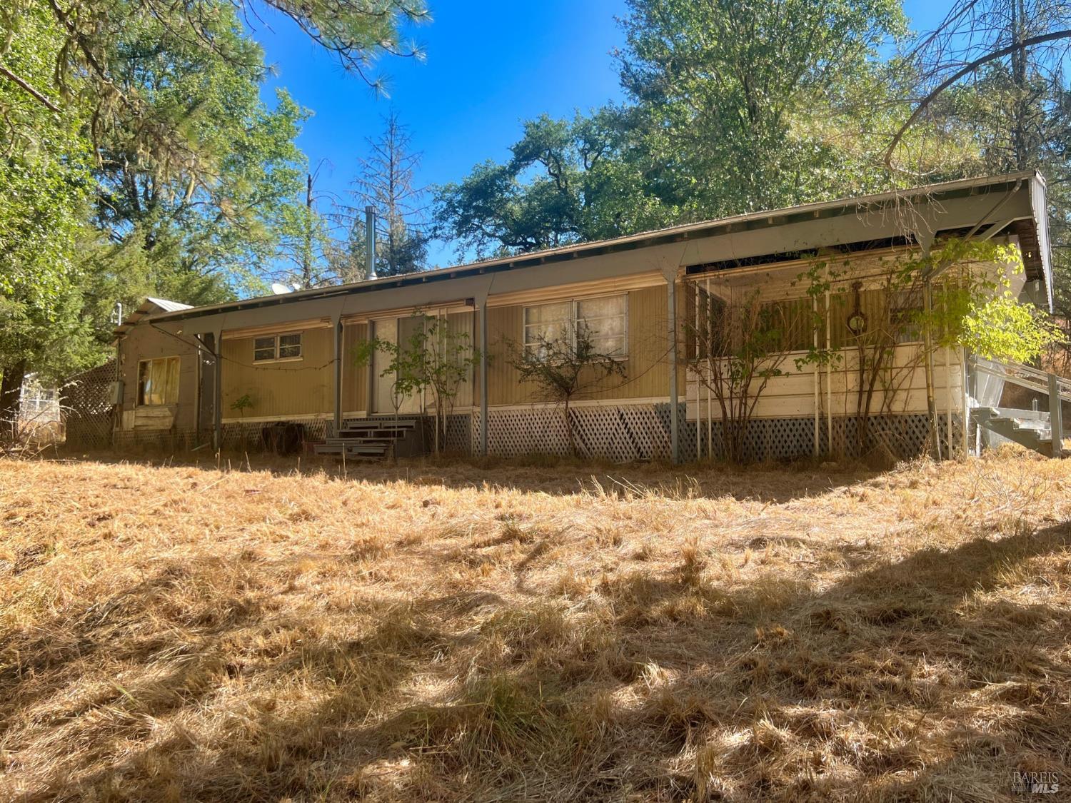 Detail Gallery Image 3 of 36 For 46145 Meadow Ln, Laytonville,  CA 95454 - 2 Beds | 1 Baths