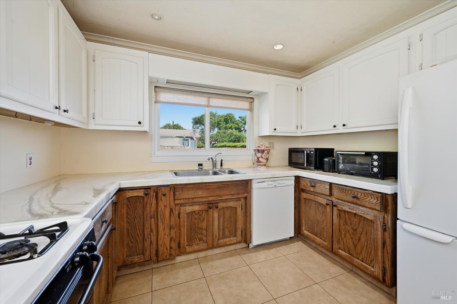Detail Gallery Image 11 of 27 For 3440 Beach Pass, Nice,  CA 95464 - 2 Beds | 1 Baths