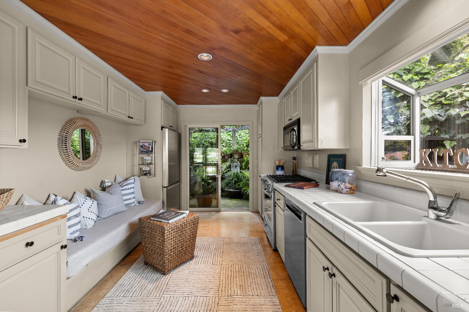 Detail Gallery Image 19 of 50 For 159 Terrace Ave, San Rafael,  CA 94901 - 3 Beds | 2 Baths