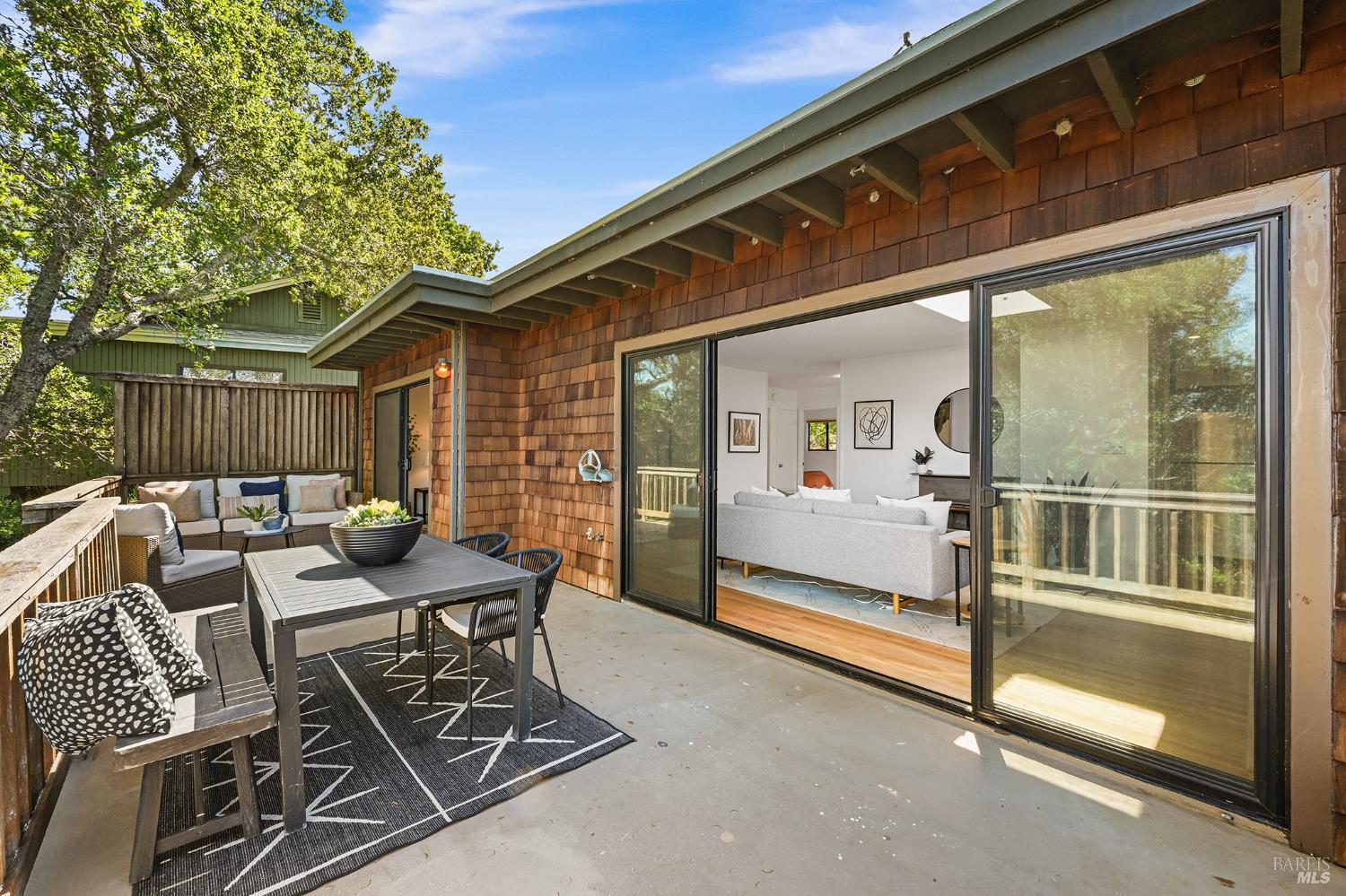 Detail Gallery Image 9 of 61 For 37 Manzanita Rd, Fairfax,  CA 94930 - 3 Beds | 2 Baths