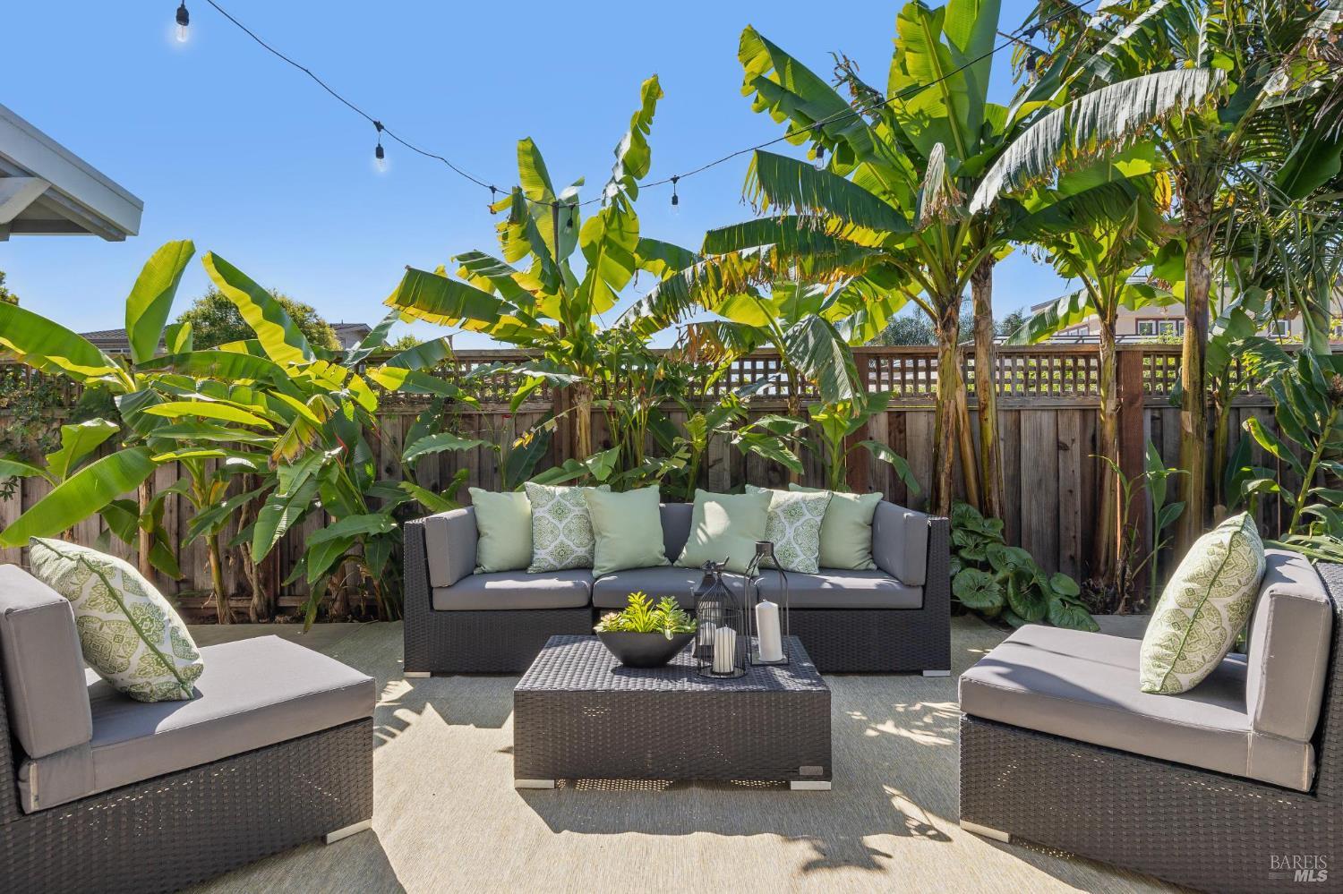 Detail Gallery Image 16 of 39 For 28 Royal Ct, San Rafael,  CA 94901 - 2 Beds | 1 Baths