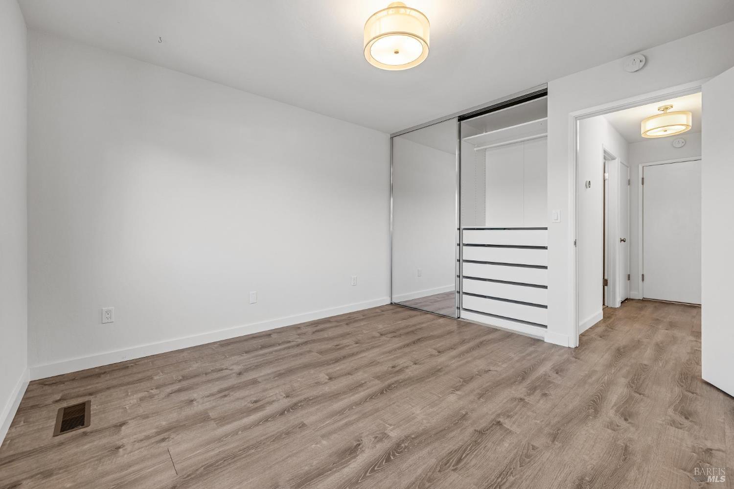 Detail Gallery Image 28 of 39 For 28 Royal Ct, San Rafael,  CA 94901 - 2 Beds | 1 Baths