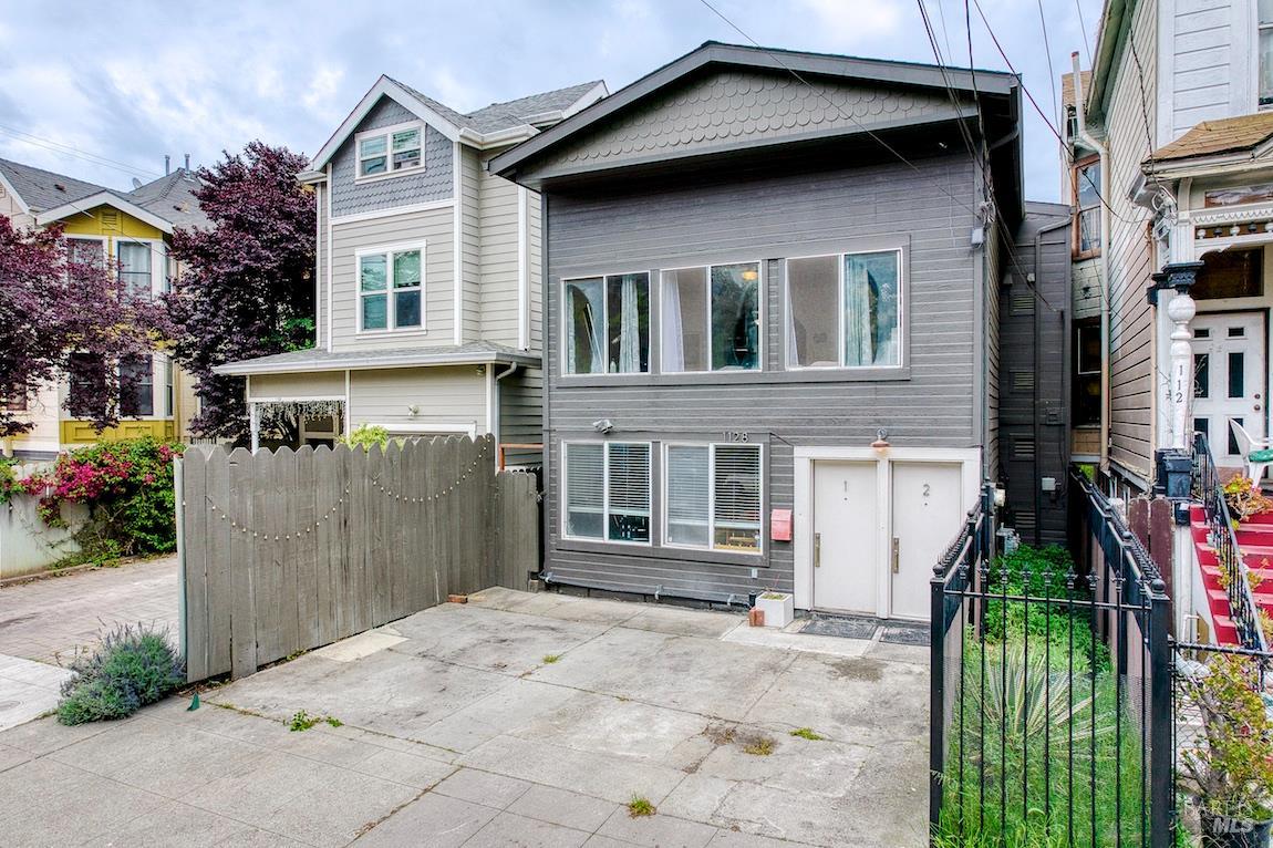 Detail Gallery Image 4 of 42 For 1128 Chester St, Oakland,  CA 94607 - – Beds | – Baths