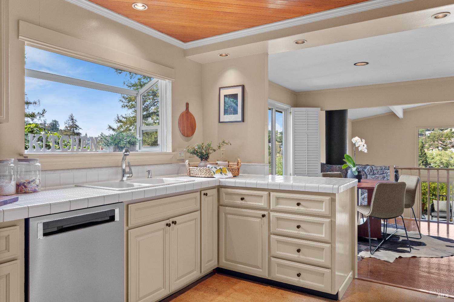 Detail Gallery Image 22 of 50 For 159 Terrace Ave, San Rafael,  CA 94901 - 3 Beds | 2 Baths