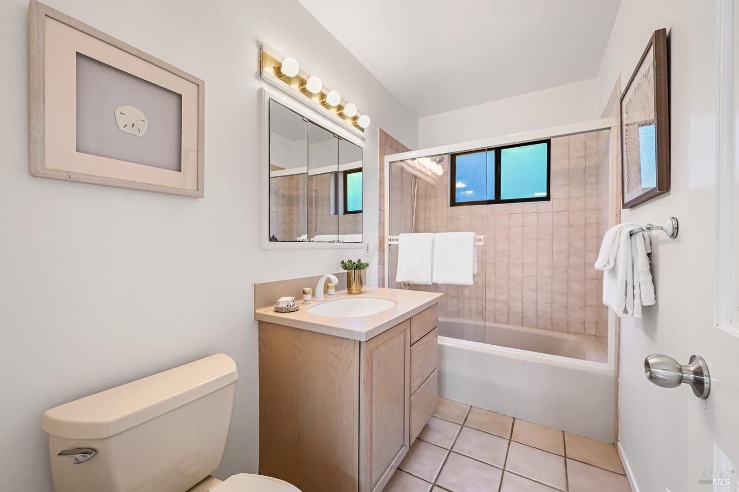 Detail Gallery Image 28 of 61 For 37 Manzanita Rd, Fairfax,  CA 94930 - 3 Beds | 2 Baths