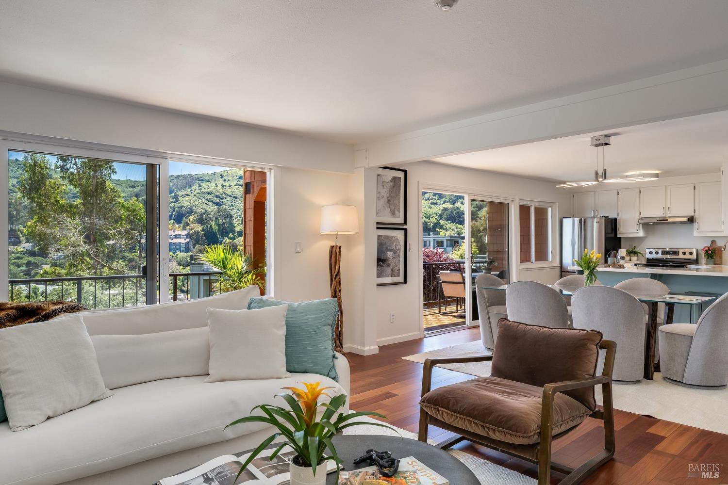 Detail Gallery Image 9 of 55 For 70 Stanford Way, Sausalito,  CA 94965 - 3 Beds | 3 Baths