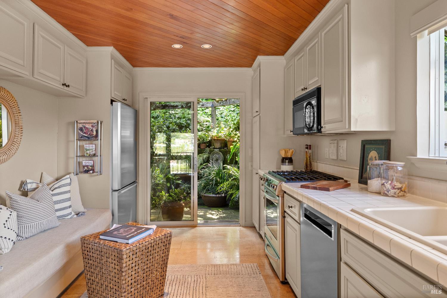 Detail Gallery Image 24 of 50 For 159 Terrace Ave, San Rafael,  CA 94901 - 3 Beds | 2 Baths