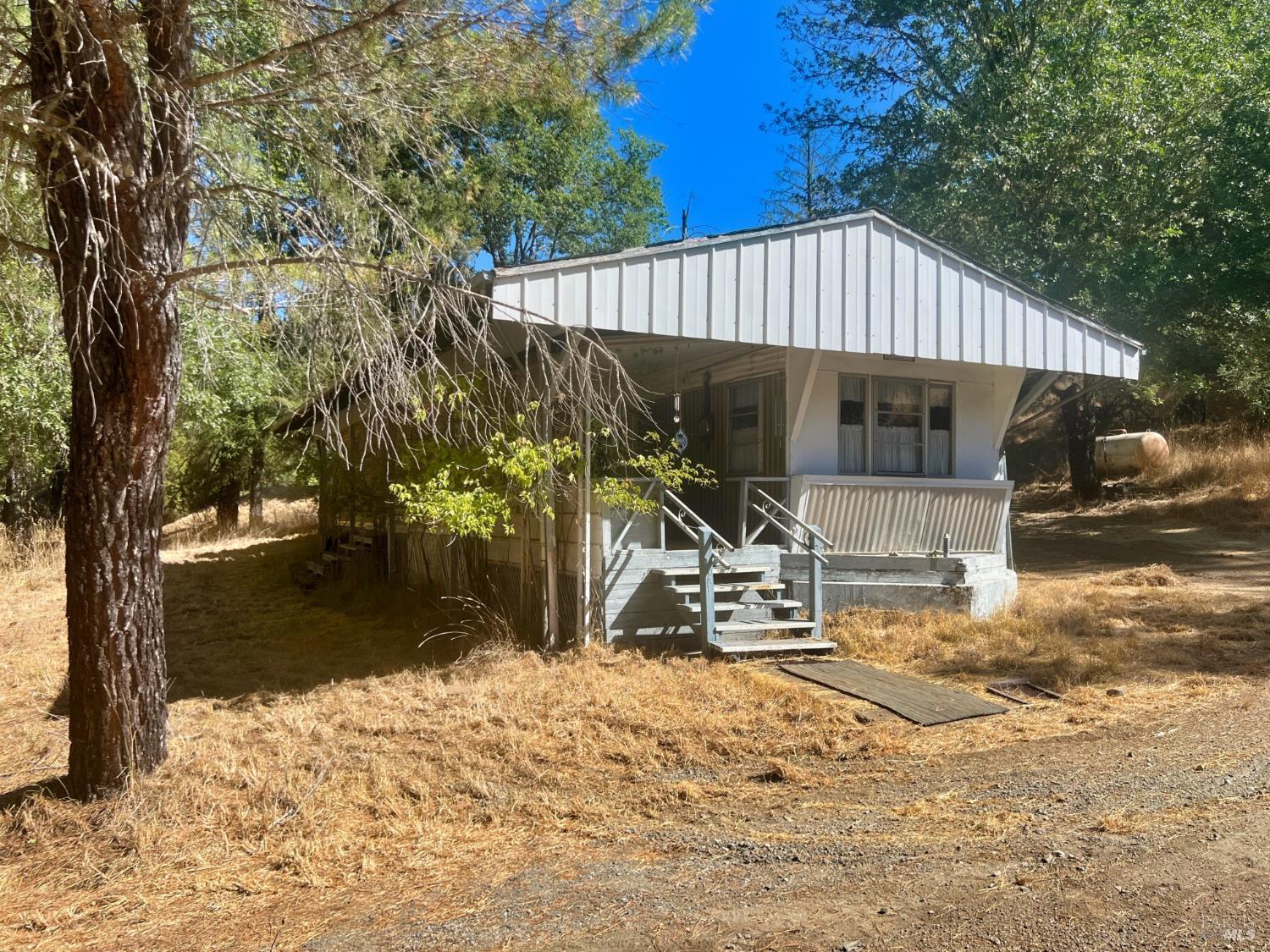 Detail Gallery Image 4 of 36 For 46145 Meadow Ln, Laytonville,  CA 95454 - 2 Beds | 1 Baths