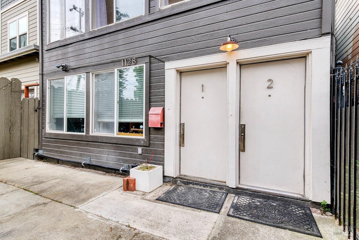 Detail Gallery Image 3 of 42 For 1128 Chester St, Oakland,  CA 94607 - – Beds | – Baths