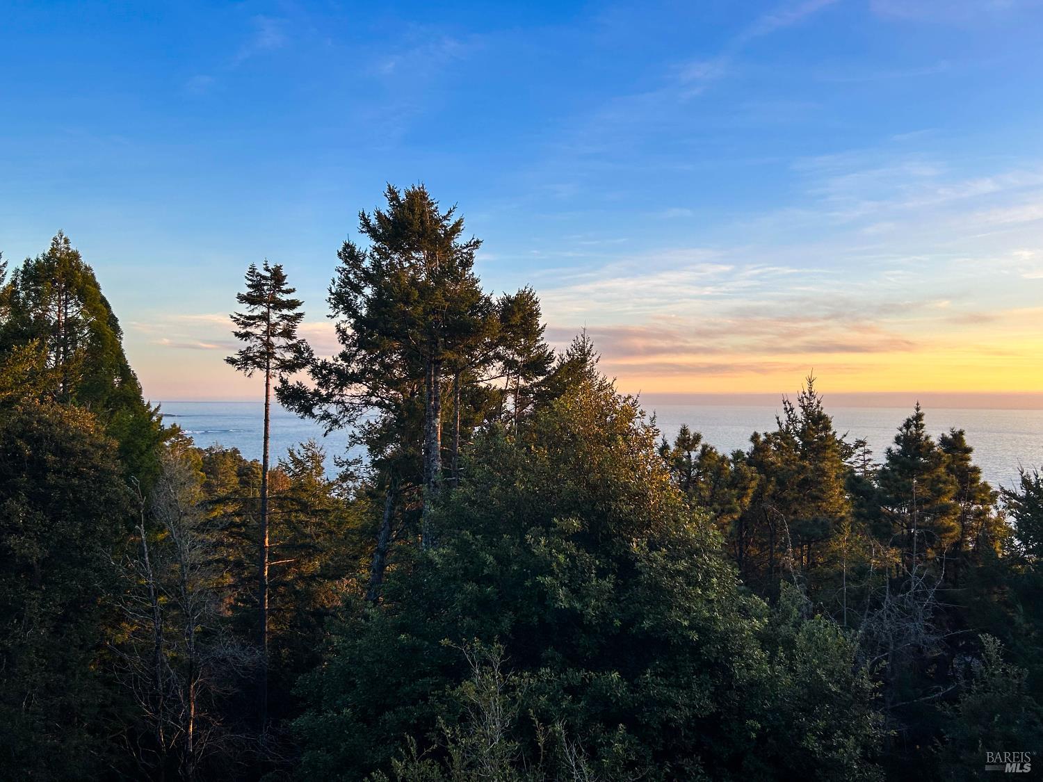 Detail Gallery Image 12 of 82 For 37275 Glennen Dr, Gualala,  CA 95445 - 3 Beds | 3 Baths