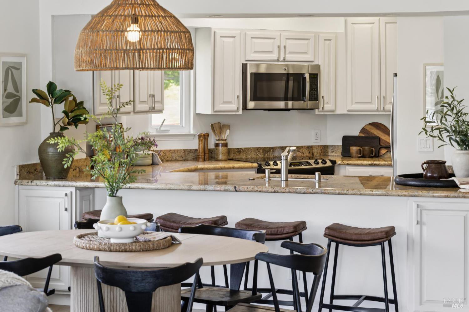 Detail Gallery Image 17 of 49 For 160 Seminary Dr 1e,  Mill Valley,  CA 94941 - 3 Beds | 2 Baths