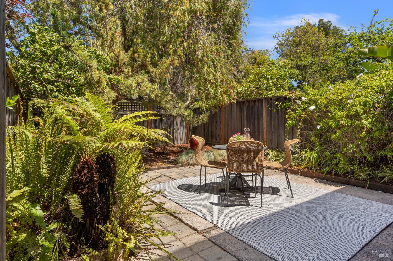 Detail Gallery Image 37 of 41 For 29 Porto Bello Dr, San Rafael,  CA 94901 - 2 Beds | 2/1 Baths