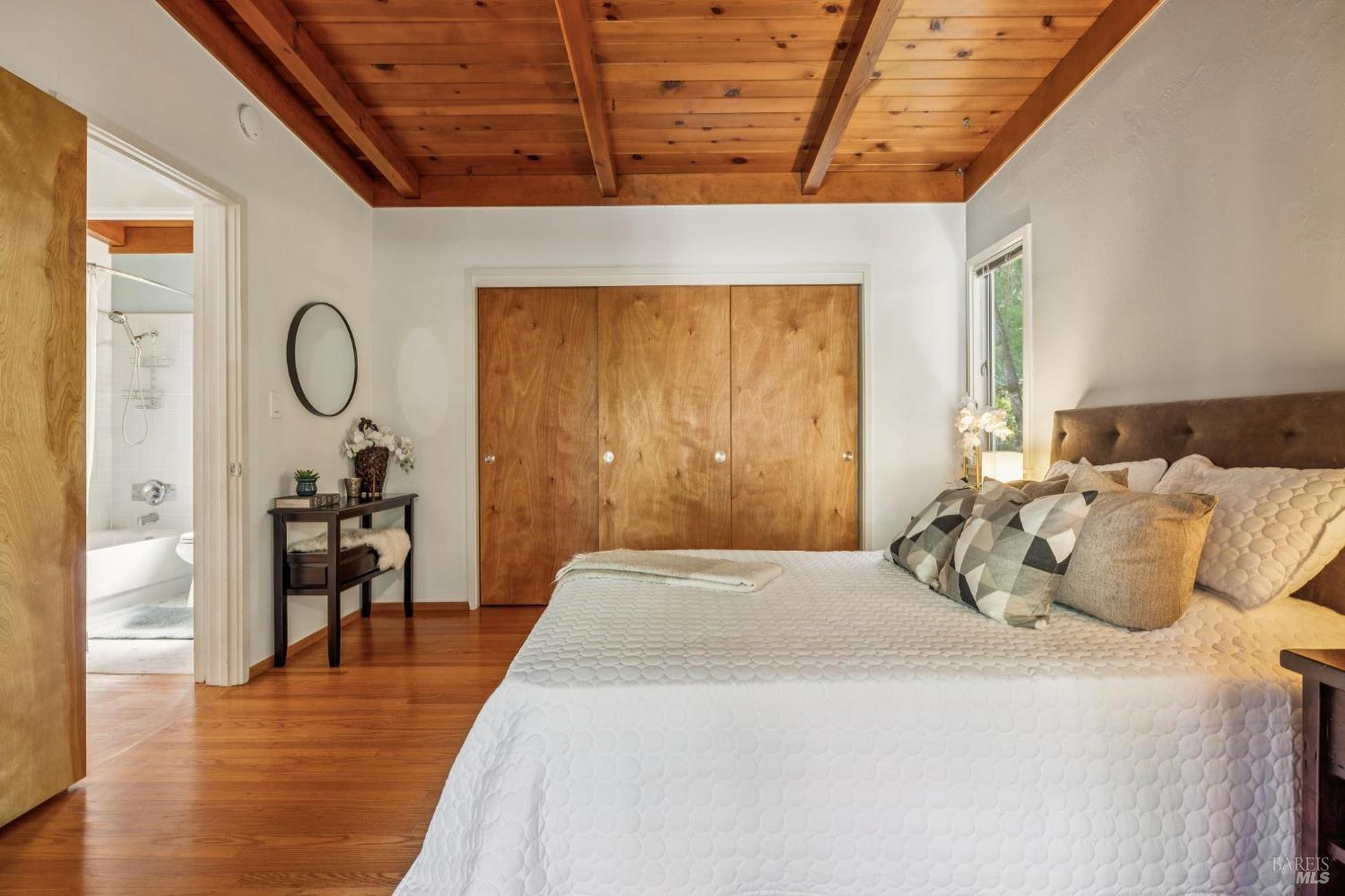 Detail Gallery Image 13 of 29 For 215 Bungalow Ave, San Rafael,  CA 94901 - 3 Beds | 2 Baths