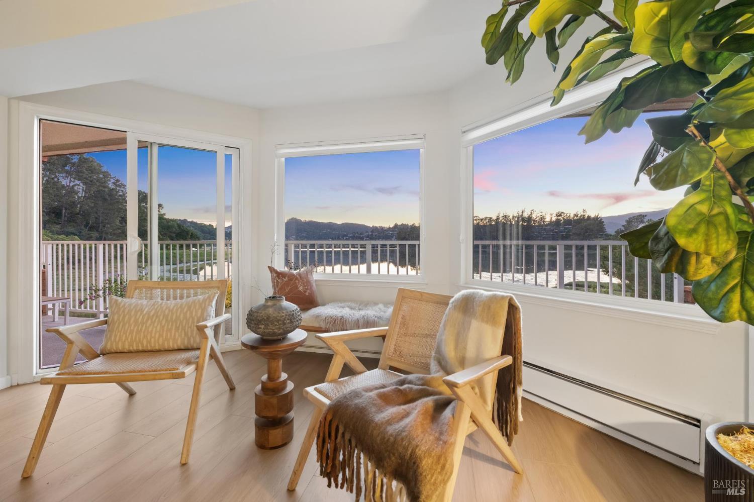 Detail Gallery Image 36 of 49 For 160 Seminary Dr 1e,  Mill Valley,  CA 94941 - 3 Beds | 2 Baths